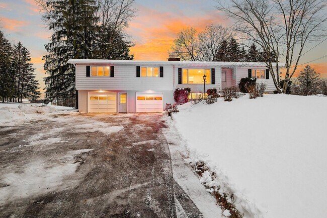 Photo - 4489 Pompey Center Rd