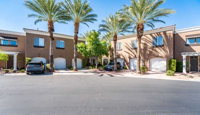 Building Photo - Elevated Summerlin Living Near TPC Summerlin