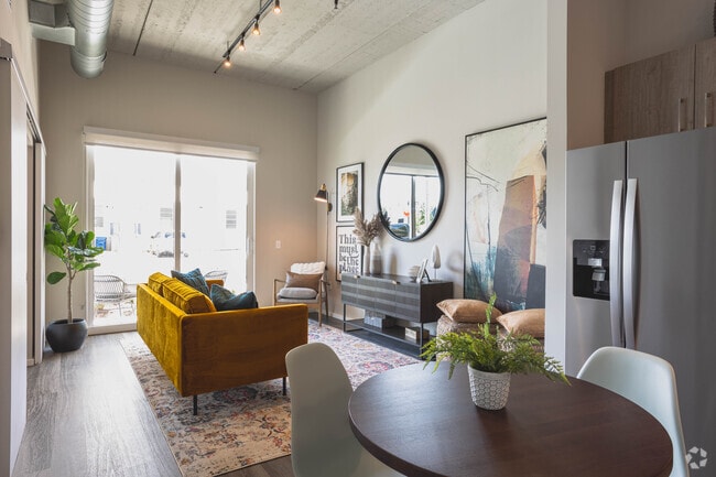 1BD, 1BA - 691SF