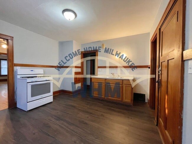 Photo - 2722 N 48th St