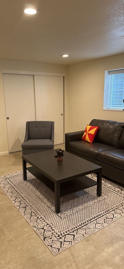 Photo - SHORT TERM LEASE ONLY - FULLY FURNISHED UNIT!