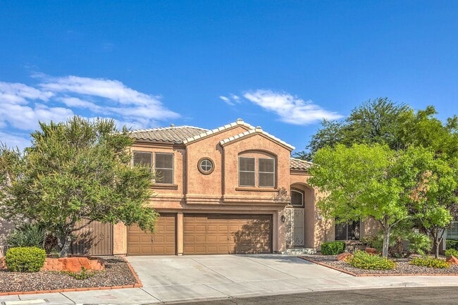 Building Photo - Beautiful  4 Bedroom With a Pool! Rental