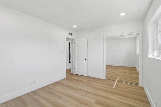 Photo - 10007 Debra Ave