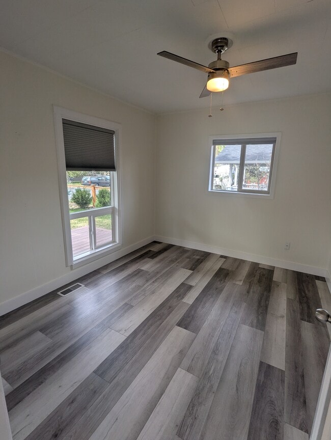 Photo - 402 NW 12th St