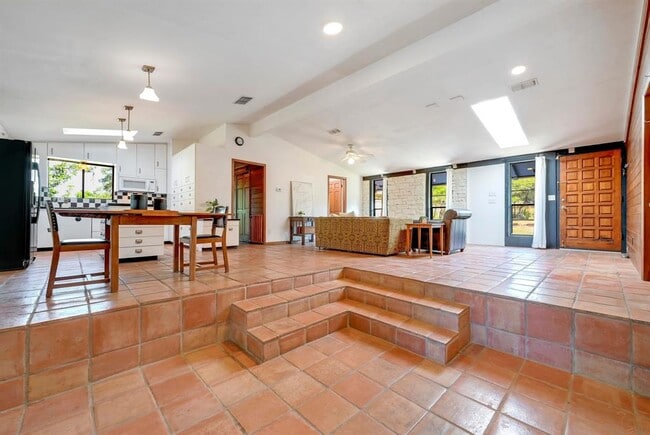 Photo - 445 Bendigo Ln
