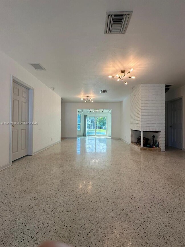 Photo - 4449 SW 35th Ave