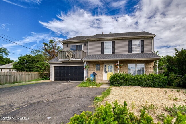 450 Beachway Ave