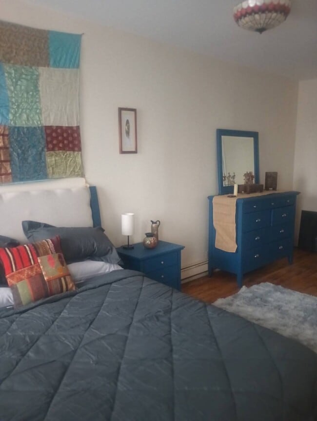 Photo - 572 Union St