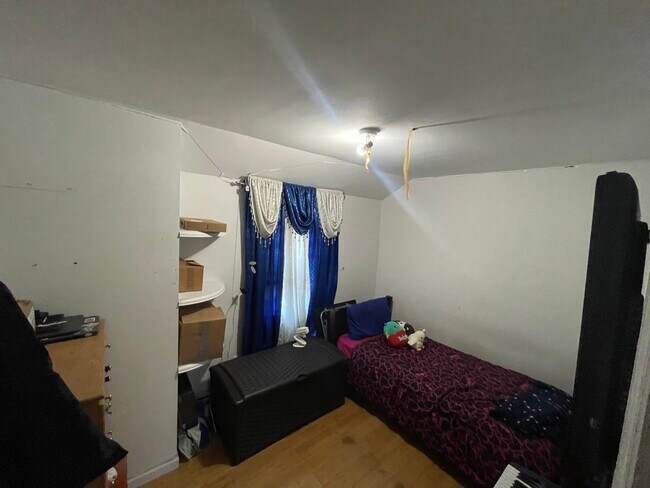 BR 2 - 144-23 223rd St Unidad 2