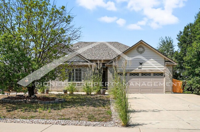 Building Photo - Charming Home with Central AC and Gas Fire...