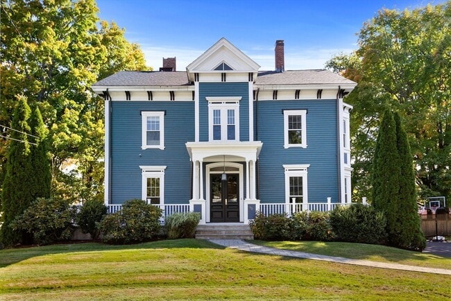 Building Photo - 90 Maple Pl