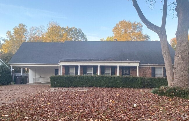 Building Photo - 5 bed, 2 bath home in East Memphis near Qu...