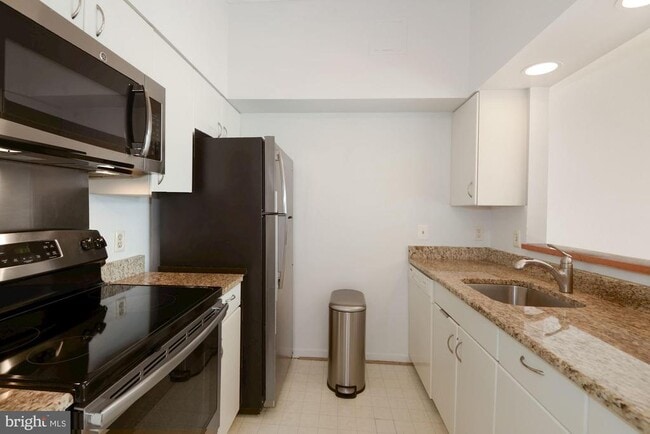 Photo - 2111 Wisconsin Ave NW Unidad 704