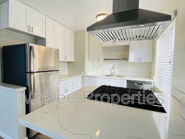 Photo - 220 Fir St