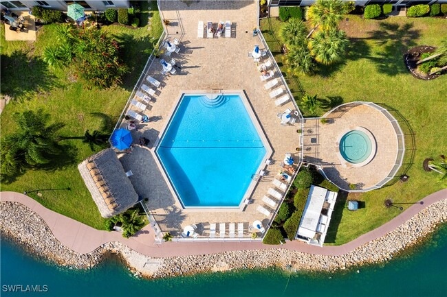 Building Photo - 1008 Manatee Rd Unit G103