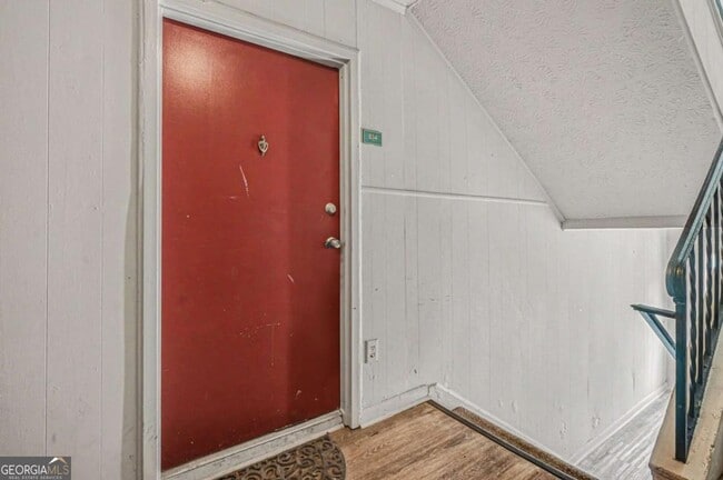 Building Photo - 2805 Northeast Expy Unit B34