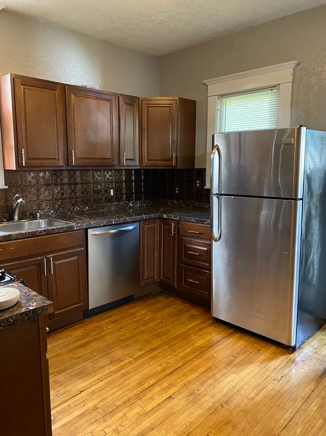 Photo - 1225 8th St SE