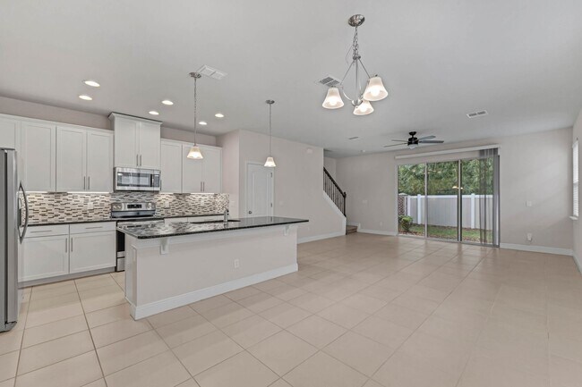 Photo - 569 Bethesda Ct