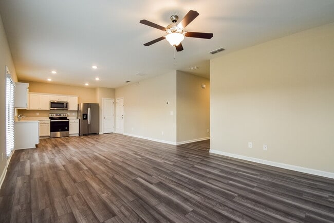 Photo - 526 Knightsbridge Ln