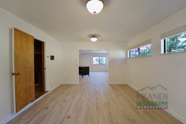 137 Maestro Rd