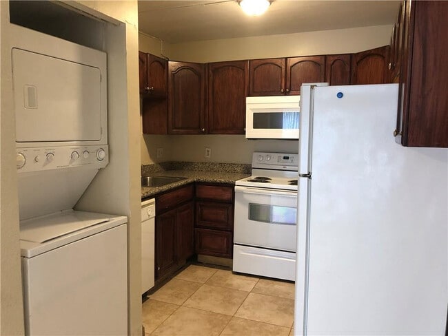 Photo - 11034 Royal Palm Blvd Unidad 2