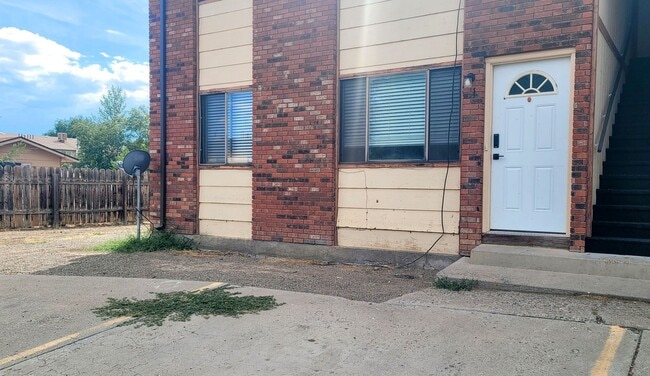 quiet cul-de-sac, new carpet, paint and ap... - quiet cul-de-sac, new carpet, paint and ap... Condo Unit 1