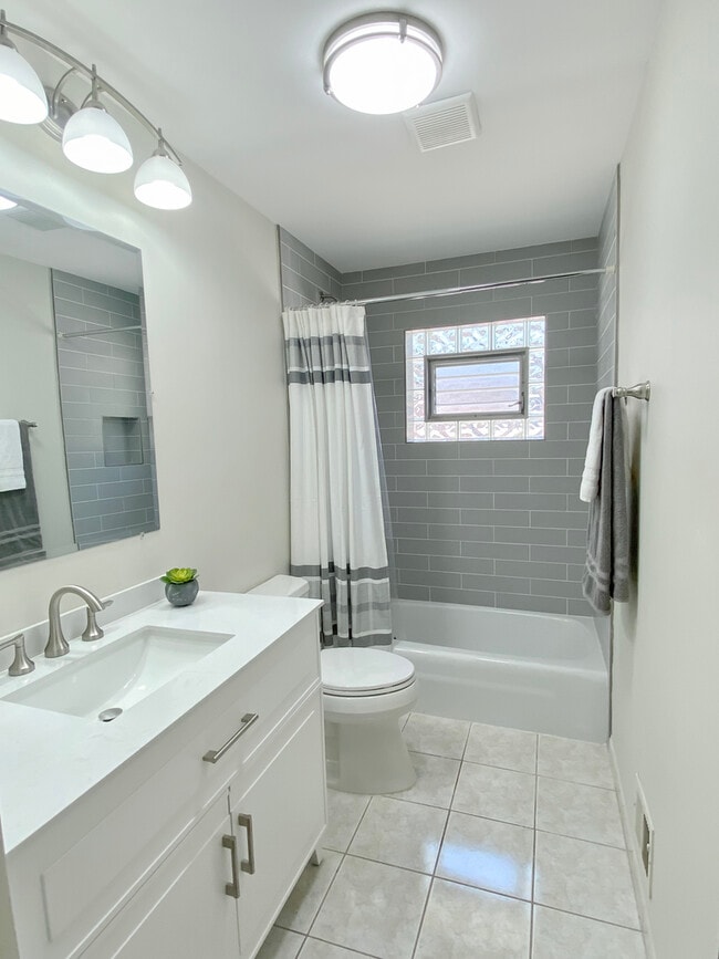 Photo - 2242 Eastview Dr