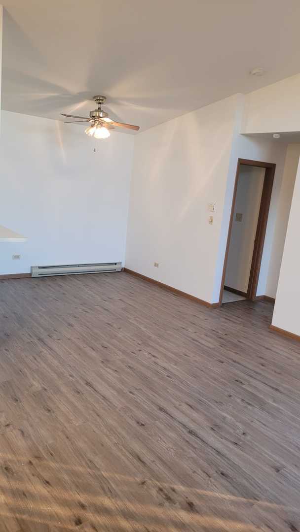 4307 W Shamrock Ln Condo Unit 3C Condo for Rent in McHenry, IL