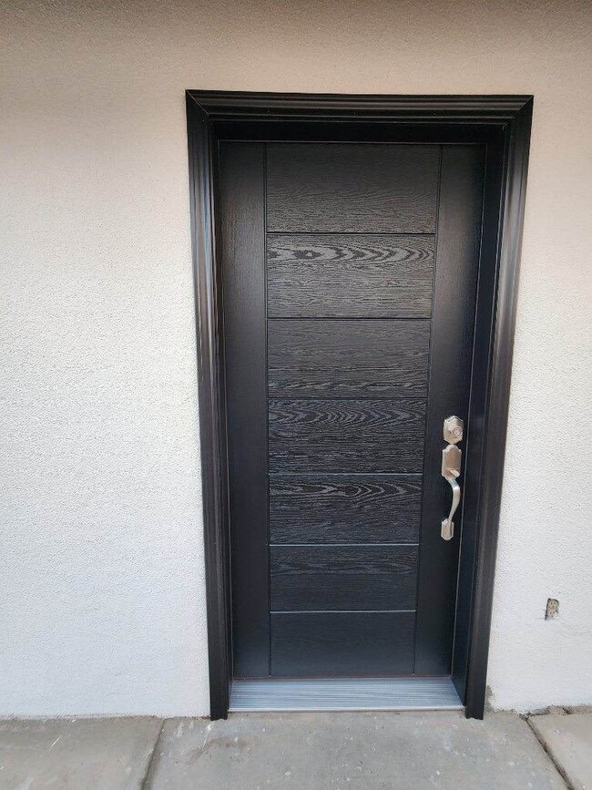 Building Photo - 1286 Aurora Dr