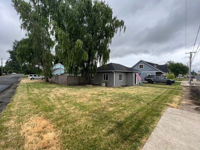 Photo - 589 Church St