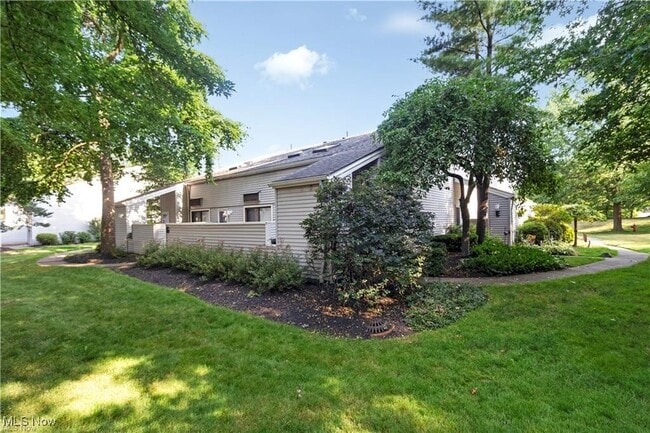 Building Photo - 1597 Cedarwood Dr Unit F