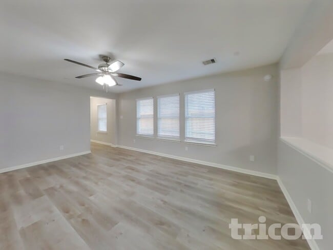 Photo - 6535 Providence View Ln