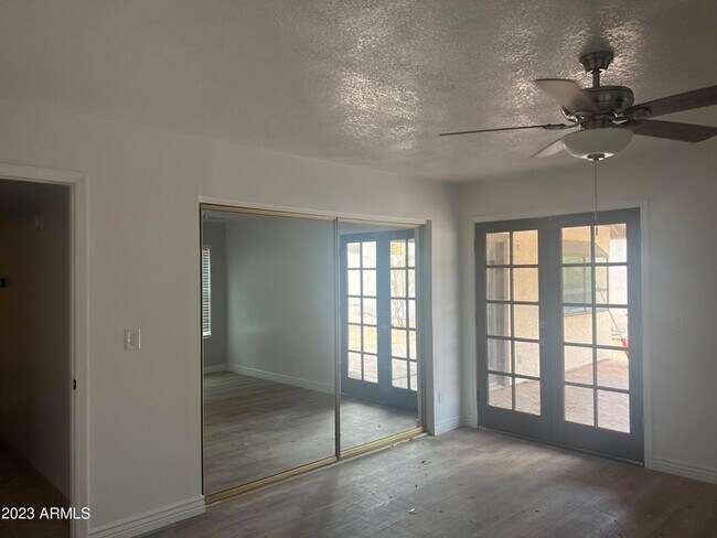 Photo - 1733 N La Rosa Dr Casa