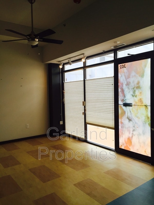 Building Photo - 110 Campbell Ave SE Unit SW  #302