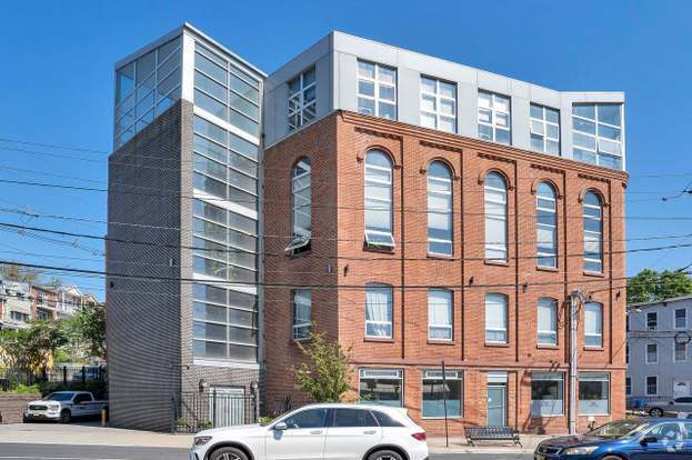 Building Photo - 704 Grand St Rental