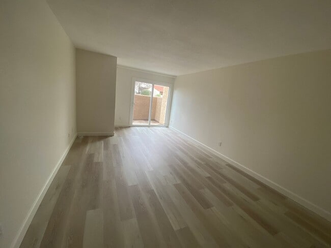 Photo - Beautiful Downstairs Two Bedroom Two bath ...