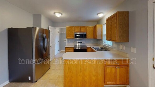 Photo - 165 Wiltshire Cir House