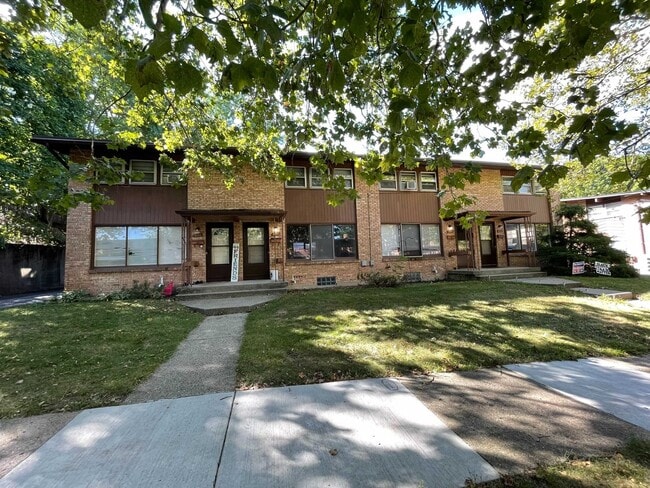 Building Photo - 912 Maybelle St NE Unit 914 Maybelle NE