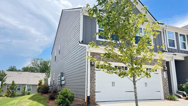 Photo - 136 Salt Lk Ln