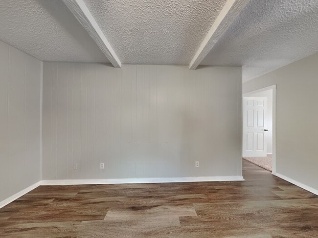 Photo - 1201 Saturn Dr