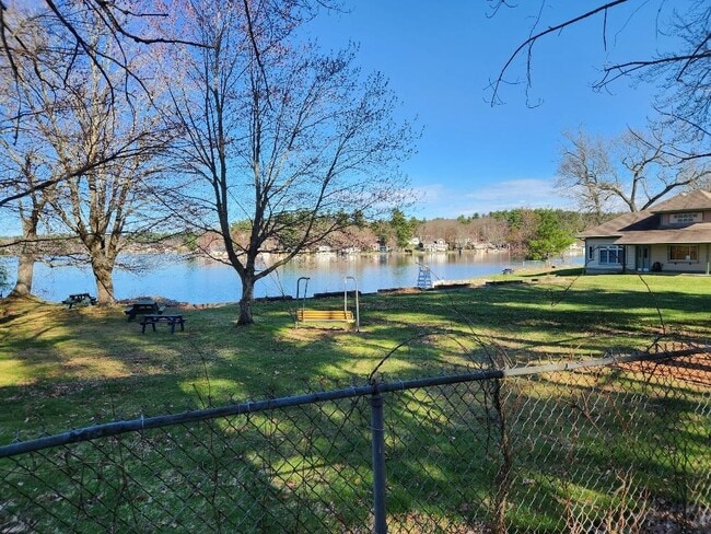 Building Photo - 3 Chase St