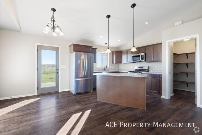 Building Photo - 15083 Royal Run Rental