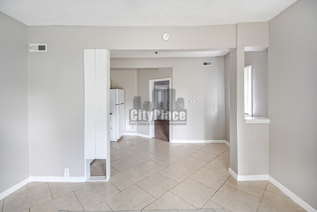 Photo - 674 S 13th St