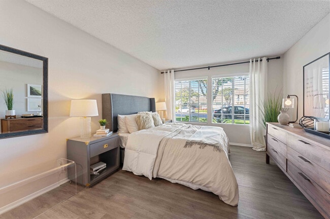 Photo - IMT Sorrento Valley