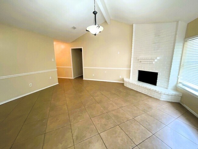 Photo - 5615 Lynngate Dr