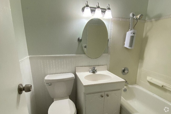 Building Photo - 2500 Topsfield Rd Unit 410 Rental