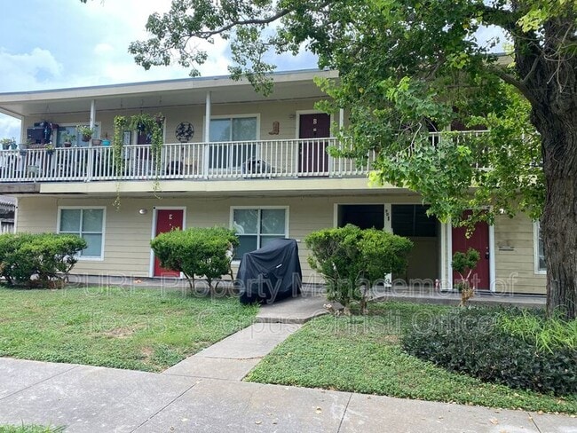 Building Photo - 901 Furman Ave