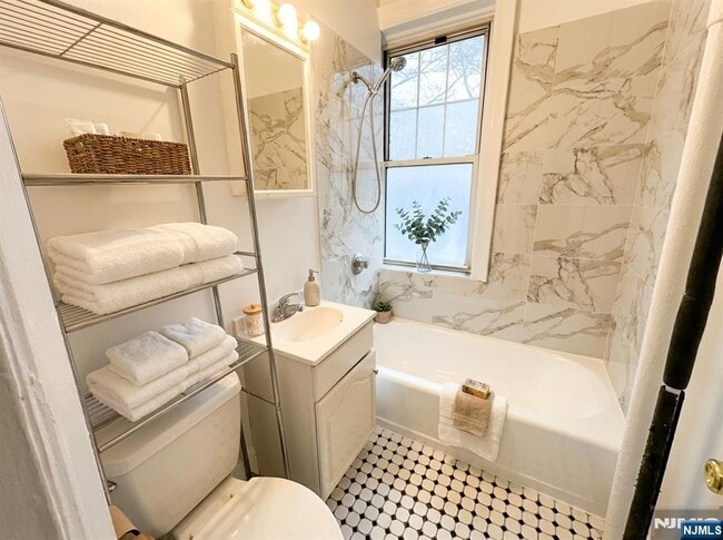 Photo - 311 79th St Unidad 9