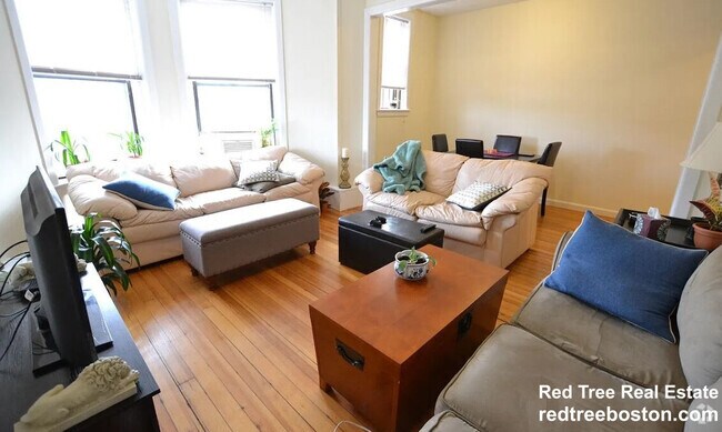 Building Photo - 1950 Beacon St Unit 1 Rental