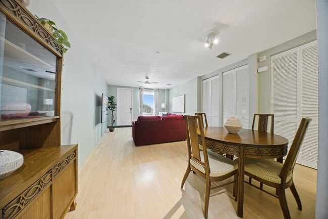 Photo - 232 SW 14th Ave